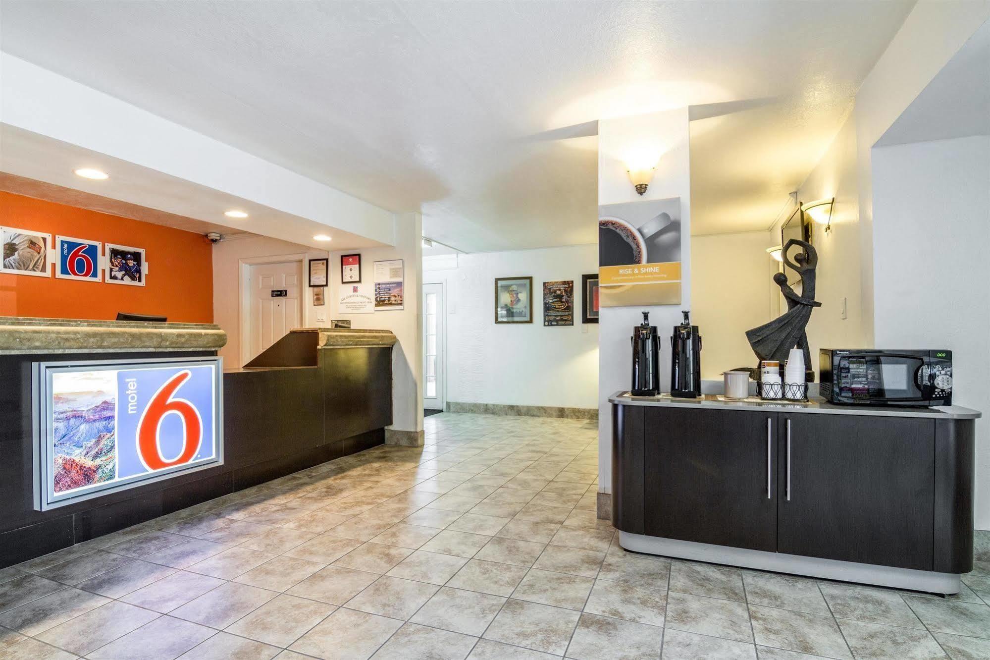 Motel 6 Glendale AZ Buitenkant foto