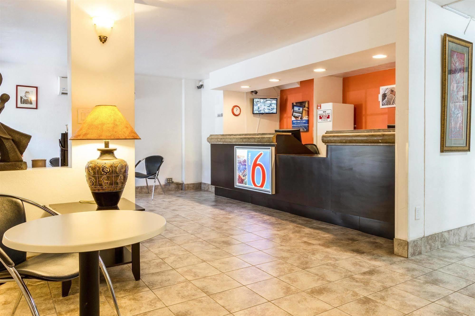 Motel 6 Glendale AZ Buitenkant foto